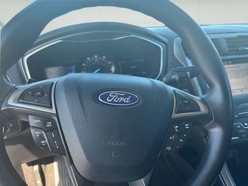 Used 2019 Ford Fusion SE FWD image 13