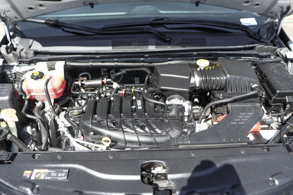Used 2023 Chrysler Voyager LX FWD image 13