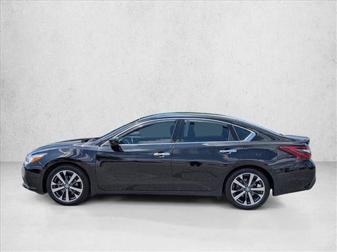 Used 2017 Nissan Altima 2.5 SR FWD image 8