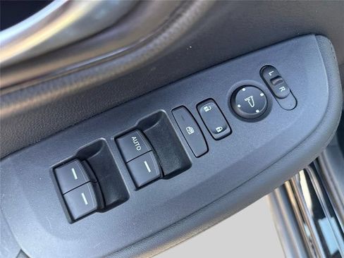 Used 2024 Honda HR-V LX image 14