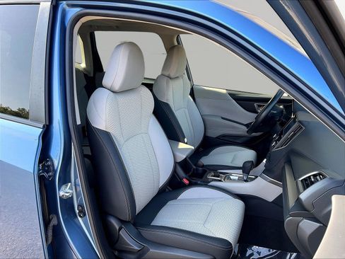 Used 2023 Subaru Forester Premium AWD/4WD image 29