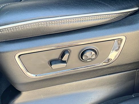Used 2022 RAM 1500 Limited AWD/4WD image 11