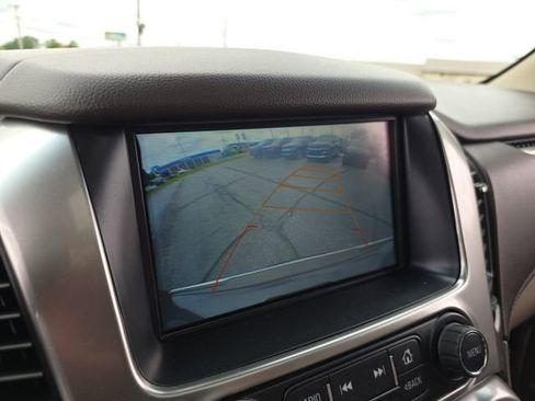 Used 2017 Chevrolet Suburban Premier AWD/4WD image 32