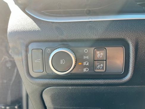 Used 2021 Ford Explorer XLT w/ Equipment Group 202A AWD/4WD image 16