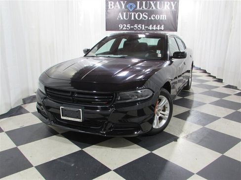 Used 2022 Dodge Charger SXT image 4