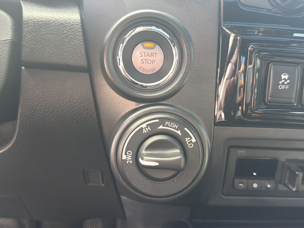 Used 2024 Nissan Titan PRO-4X w/ Pro-4x Convenience Package AWD/4WD image 46