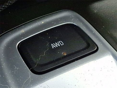 Used 2018 Chevrolet Equinox LT image 24