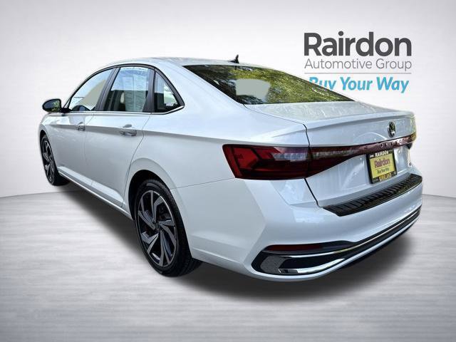 Used 2025 Volkswagen Jetta SEL FWD image 3