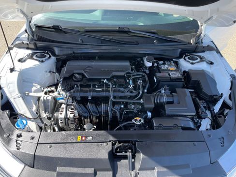 Used 2025 Kia K4 LXS image 32