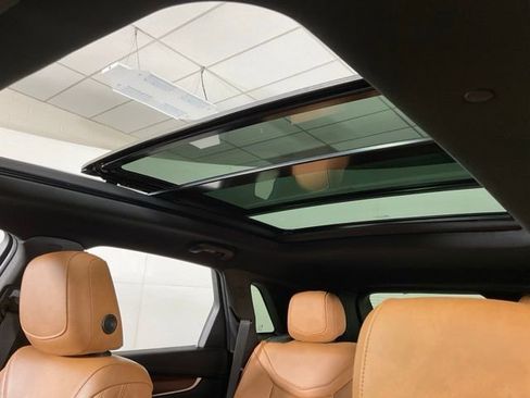 Used 2020 Cadillac XT5 Premium Luxury w/ LPO, Floor Liner Package image 39