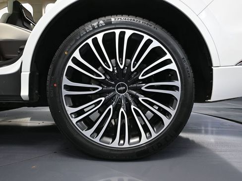 Used 2023 Lincoln Aviator Black Label w/ Dynamic Handling Package AWD/4WD image 14