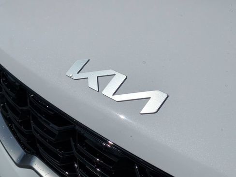 Certified 2025 Kia Sorento S AWD/4WD image 10