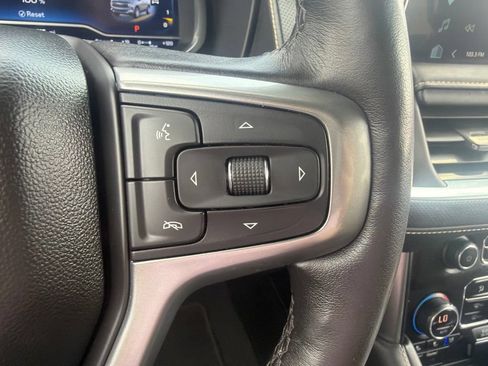 Certified 2023 Chevrolet Suburban Premier w/ Advanced Technology Package AWD/4WD image 11