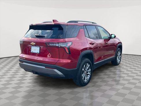 Used 2025 Chevrolet Equinox LT w/ Convenience Package II image 5