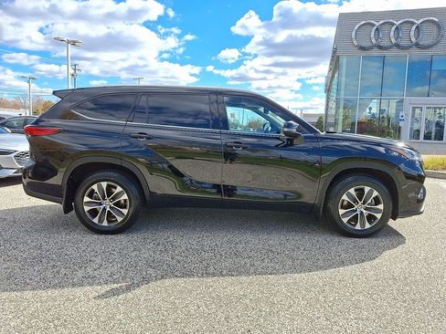 Used 2020 Toyota Highlander XLE image 7