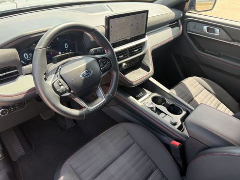 Certified 2025 Ford Explorer ST-Line w/ ST-Line Street Pack AWD/4WD image 4