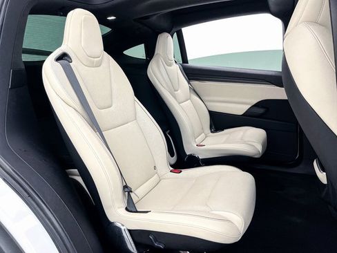 Used 2022 Tesla Model X Plaid image 37