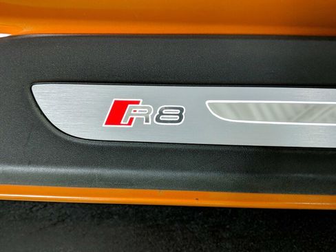 Used 2015 Audi R8 V8 w/ Full Leather Package image 22