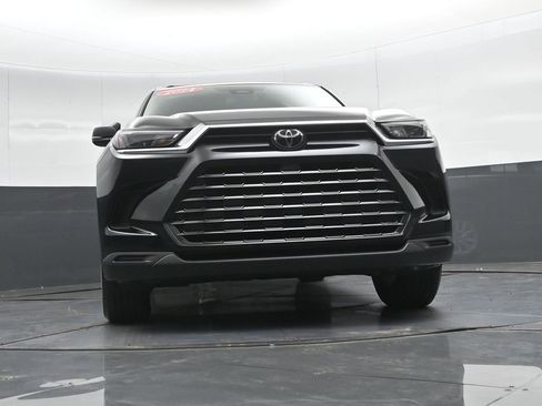 Used 2024 Toyota Grand Highlander AWD image 42