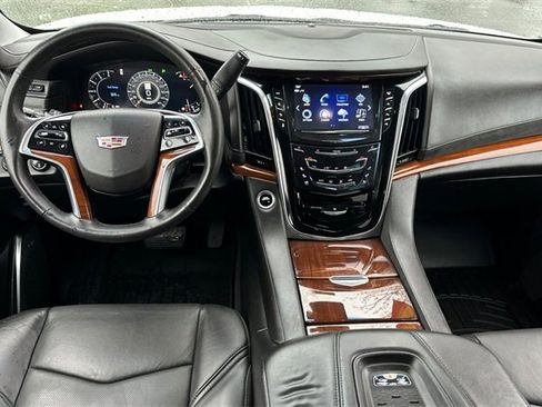 Used 2017 Cadillac Escalade Premium Luxury image 13