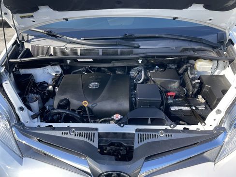 Used 2020 Toyota Sienna XLE w/ XLE Navigation Package AWD/4WD image 43