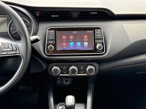 New 2025 Nissan Kicks Play S image 12