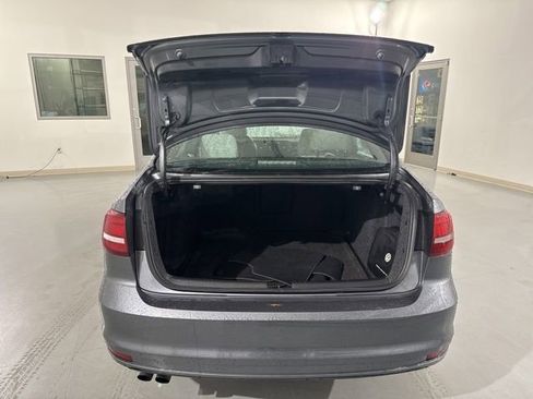 Used 2016 Volkswagen Jetta Sport image 14