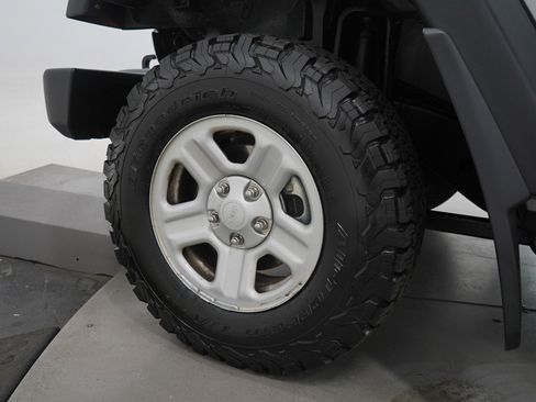 Used 2013 Jeep Wrangler Unlimited Sport image 27