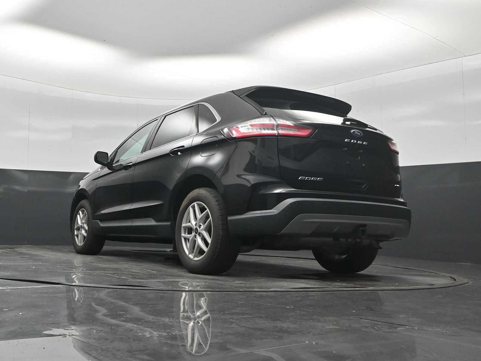 Certified 2024 Ford Edge SEL w/ Convenience Package AWD/4WD image 28