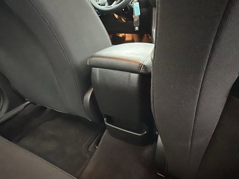 Used 2018 Ford Focus SE image 26