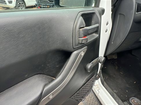 Used 2018 Jeep Wrangler Unlimited Sport w/ Connectivity Group image 14