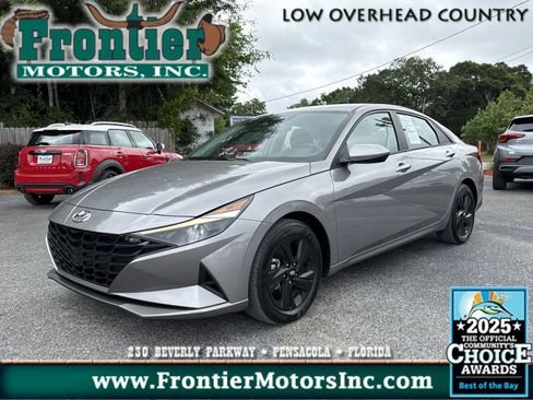 Used 2023 Hyundai Elantra SEL FWD image 1