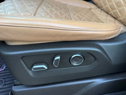 Used 2023 Cadillac Escalade Premium Luxury w/ Performance Package image 19