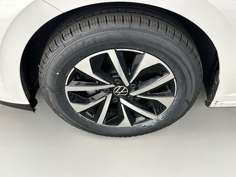 Used 2024 Volkswagen Jetta S image 11