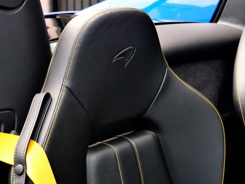 Used 2020 McLaren 570S Spider RWD image 23