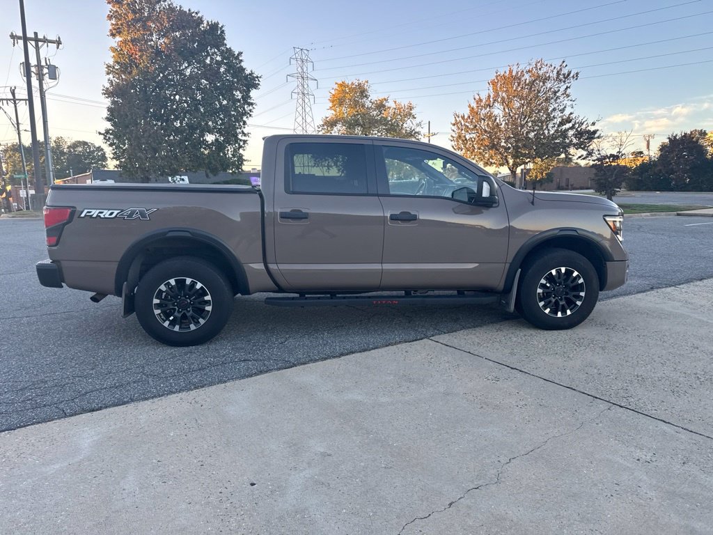 Used 2021 Nissan Titan PRO-4X w/ Pro-4x Convenience Package AWD/4WD image 14