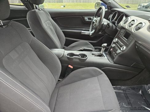 Used 2019 Ford Mustang GT w/ Black Accent Package RWD image 18