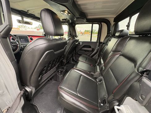 Used 2022 Jeep Gladiator Rubicon w/ LED Lighting Group AWD/4WD image 20