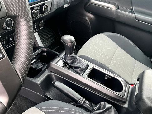 Used 2023 Toyota Tacoma TRD Off-Road image 15