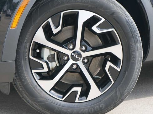 Used 2023 Kia Sportage EX w/ EX Premium Package AWD/4WD image 2