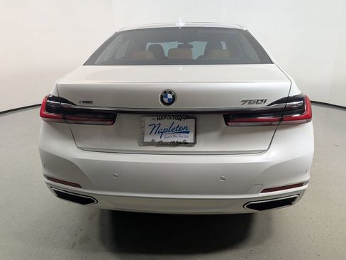Used 2022 BMW 750i xDrive w/ Executive Package AWD/4WD image 7