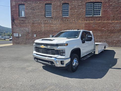 New 2025 Chevrolet Silverado 3500 LT w/ Convenience Package AWD/4WD image 7