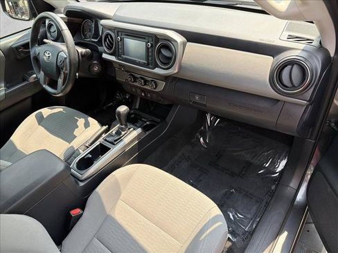 Used 2019 Toyota Tacoma SR5 RWD image 26