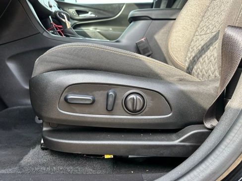 Used 2024 Chevrolet Equinox LT image 14