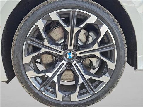 Used 2026 BMW 330i xDrive Sedan AWD/4WD image 16
