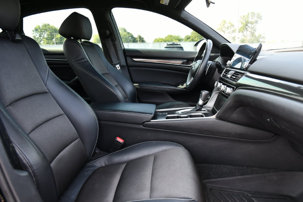 Used 2018 Honda Accord Sport image 28