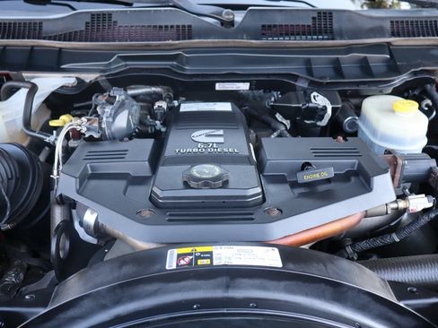 Used 2018 RAM 2500 Tradesman w/ Chrome Appearance Group AWD/4WD image 38
