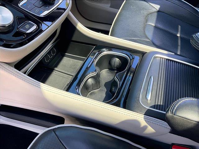Used 2022 Chrysler Pacifica Limited FWD image 15