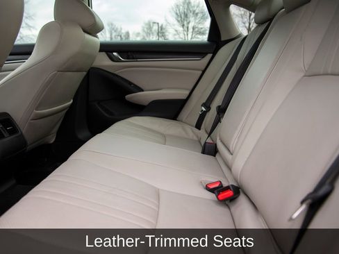 Used 2018 Honda Accord Touring image 15