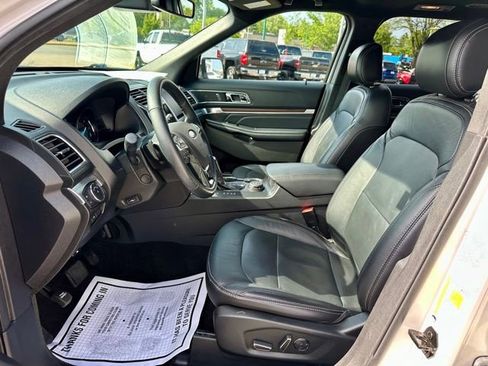 Used 2017 Ford Explorer Limited w/ Equipment Group 301A AWD/4WD image 12